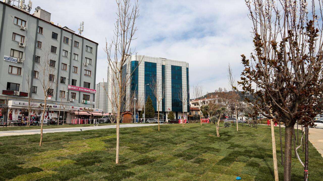 Yıkılan Orgeneral Mustafa Muğlalı İşhanı Alanında Çevre Düzenlemesi Yapıldı 2